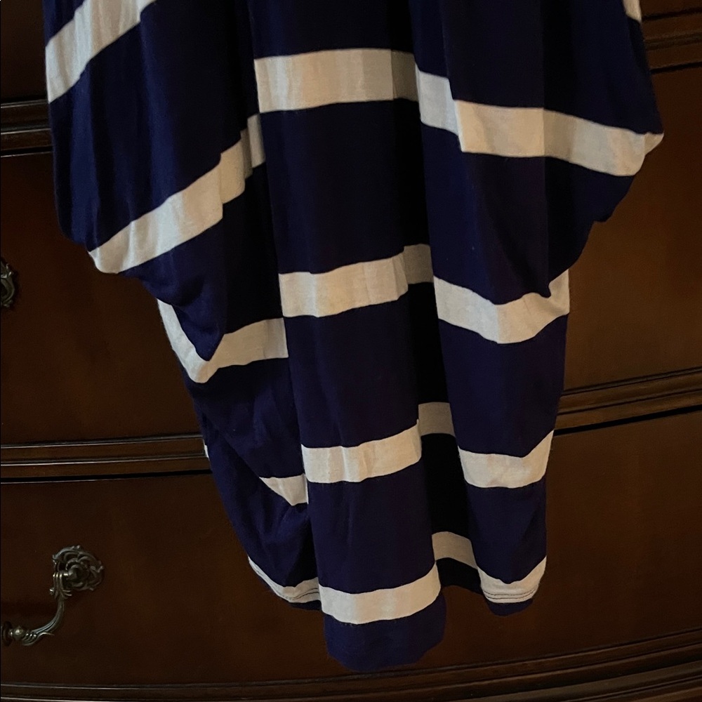BCBGeneration Navy and White Dress - Picture 5 of 8